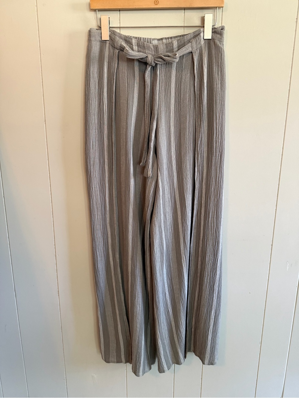 Love Stitch Flowy Wide Leg Pants Split Leg Size Medium
